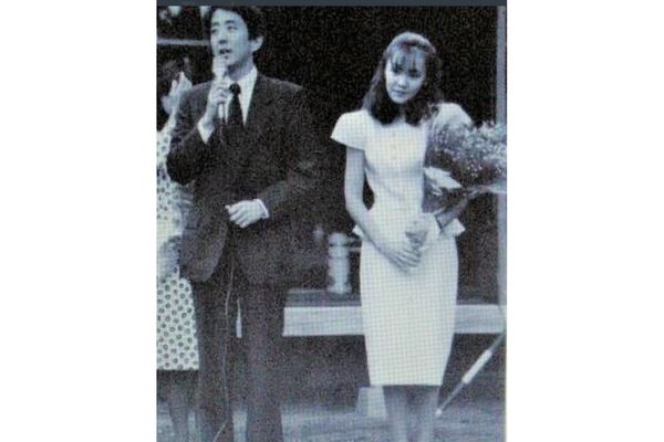 昭恵夫人と安倍元首相の若い頃
